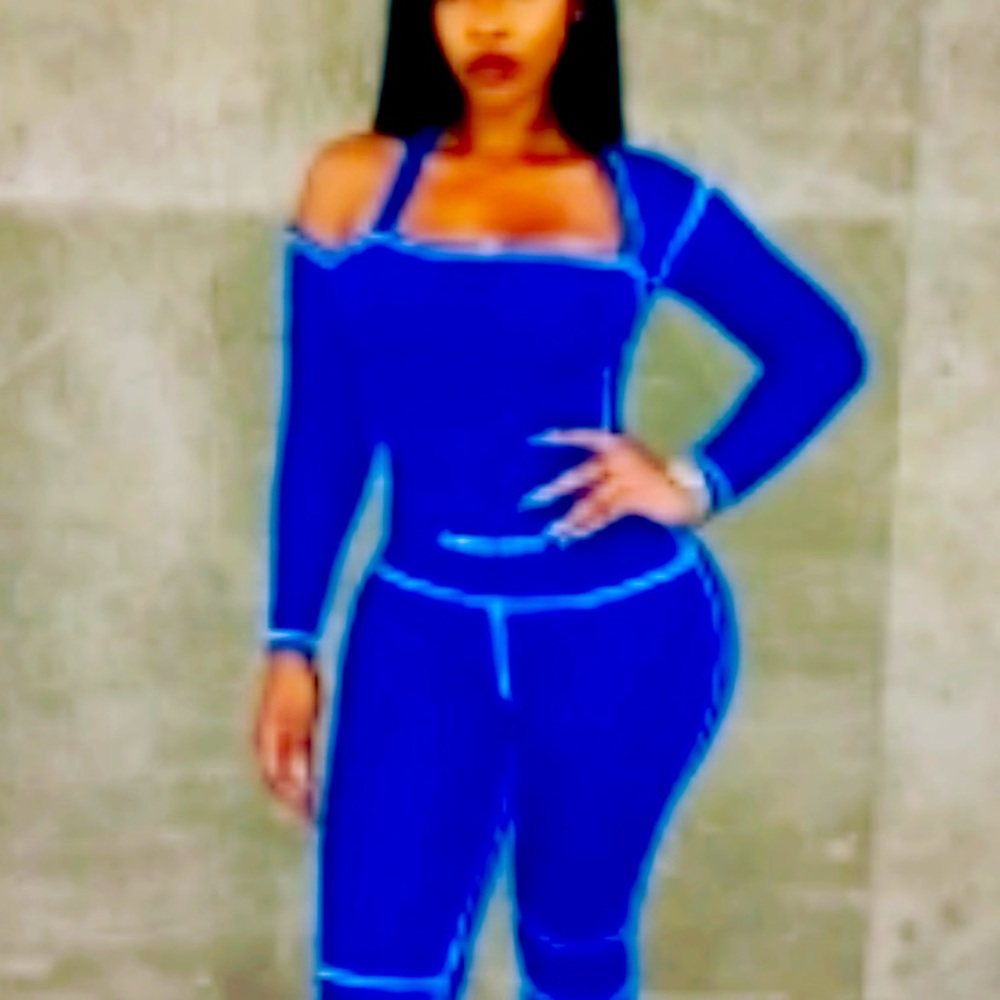 Sporty track suit